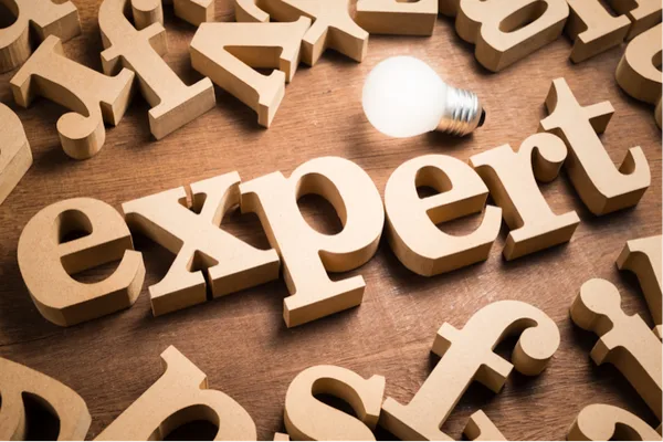 How Working with VO Industry Experts (Like US) Advances Your Voice Acting Career